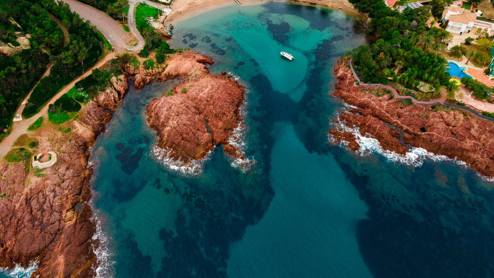 The red rocks of the Estérel near Agay